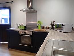 Tranquil Lodge Retreat in Penegoes