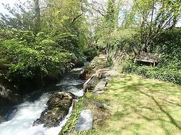 Tranquil Lodge Retreat in Penegoes