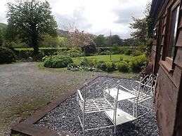 Tranquil Lodge Retreat in Penegoes