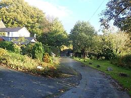 Welsh Countryside Retreat - Felin Crewi Cottages