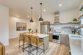 The Aerie Suites by AvantStay – Modern Comfort with Mountain Views