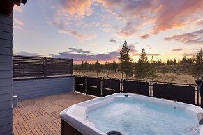 The Aerie Suites by AvantStay – Modern Comfort with Mountain Views