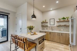 The Aerie Suites by AvantStay – Modern Comfort with Mountain Views