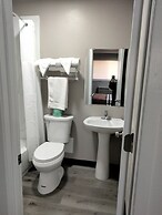 Efficiency Lodge - Forest Park