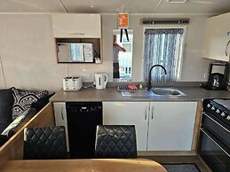 Luxury Chichester Caravan Seaside Retreat