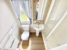 Luxury Chichester Caravan Seaside Retreat