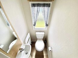 Luxury Chichester Caravan Seaside Retreat