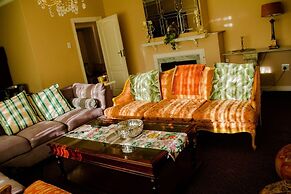 The Advocate Suites Manor