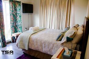 The Advocate Suites Manor