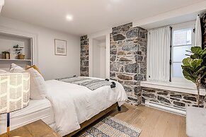 Elegant 1 Bedroom Suite