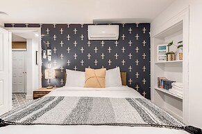 Elegant 1 Bedroom Suite