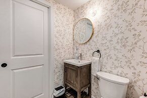 Elegant 1 Bedroom Suite