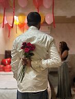 Hotel Newyork by Stayzy Rooms