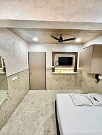 Hotel Newyork by Stayzy Rooms