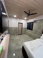 Hotel Newyork by Stayzy Rooms