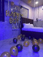 Hotel Newyork by Stayzy Rooms