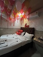 Hotel Newyork by Stayzy Rooms