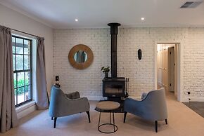 Furche Barossa Vineyard & Fireplace