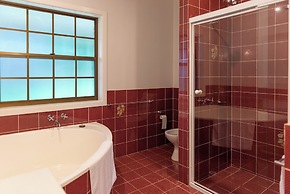 Furche Barossa Vineyard & Fireplace