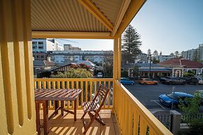 Cozy Home with fireplace 5mins to beach