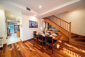 Cozy Home with fireplace 5mins to beach