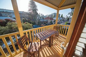 Cozy Home with fireplace 5mins to beach