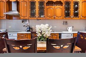 Authentic Lake View Apartment