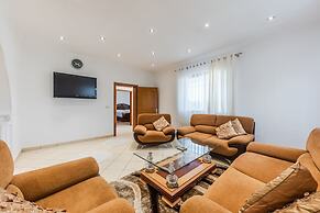 Authentic Lake View Apartment