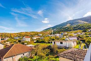 Authentic Lake View Apartment