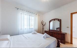 Authentic Lake View Apartment