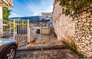 Authentic Lake View Apartment