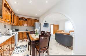 Authentic Lake View Apartment