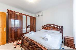 Authentic Lake View Apartment