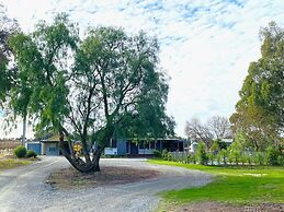Barossa Getaway GabbyHouse with Vineyard