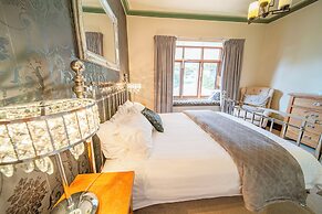 Condor Estate with Vineyard & Fireplace