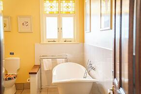 Condor Estate with Vineyard & Fireplace