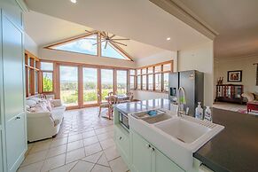 Condor Estate with Vineyard & Fireplace