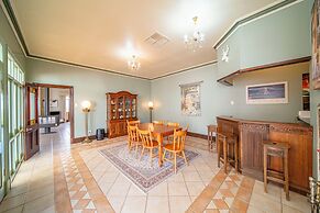 Condor Estate with Vineyard & Fireplace