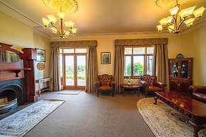 Condor Estate with Vineyard & Fireplace