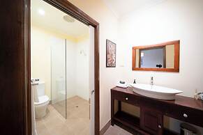 Condor Estate with Vineyard & Fireplace