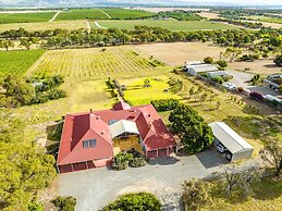 Condor Estate with Vineyard & Fireplace