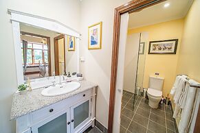 Condor Estate with Vineyard & Fireplace