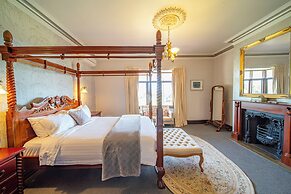 Condor Estate with Vineyard & Fireplace