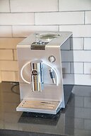 Condor Estate with Vineyard & Fireplace