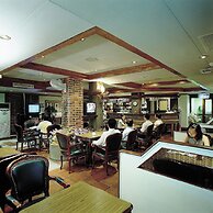 Longsheng Business and Leisure Hotel