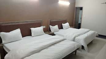 Goroomgo the diamond leaf Chandigarh
