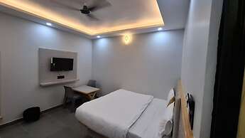 Goroomgo Heaven palace Haridwar