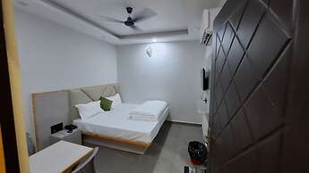 Goroomgo Heaven palace Haridwar