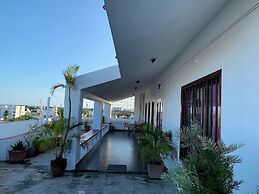 The French Villa Elite