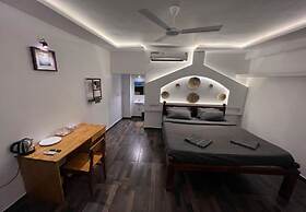 The French Villa Elite